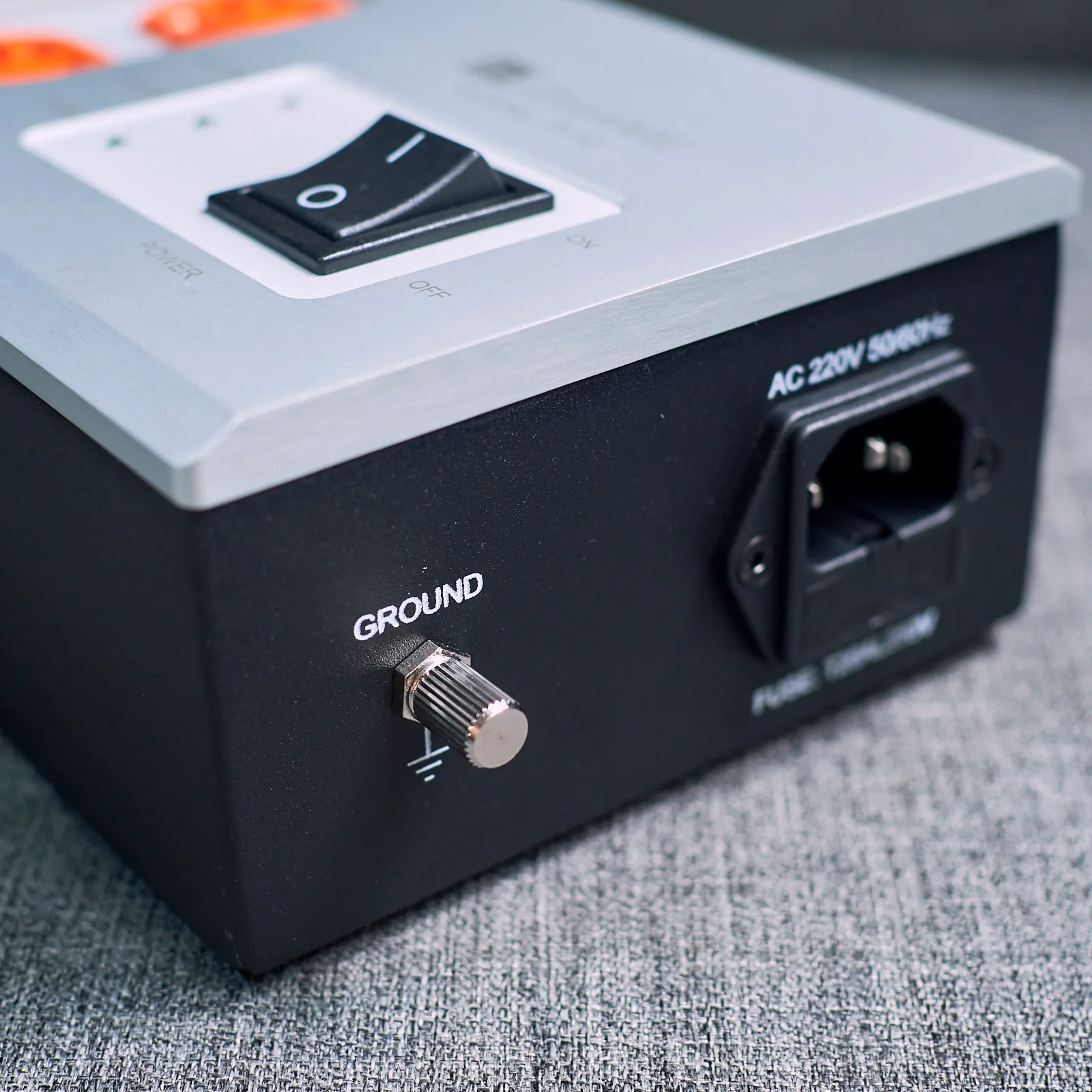 Muzishare P-10 High Fidelity Isolated AC Noise Filter with Grounding Post Power Strip Conditioner - Image 5